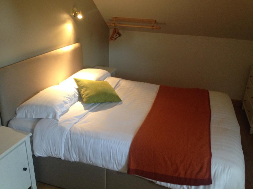 Carragh House Bed and Breakfast Castlebar Εξωτερικό φωτογραφία
