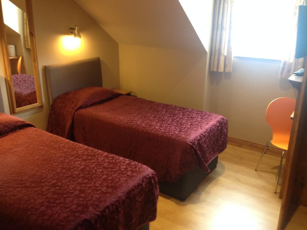Carragh House Bed and Breakfast Castlebar Εξωτερικό φωτογραφία